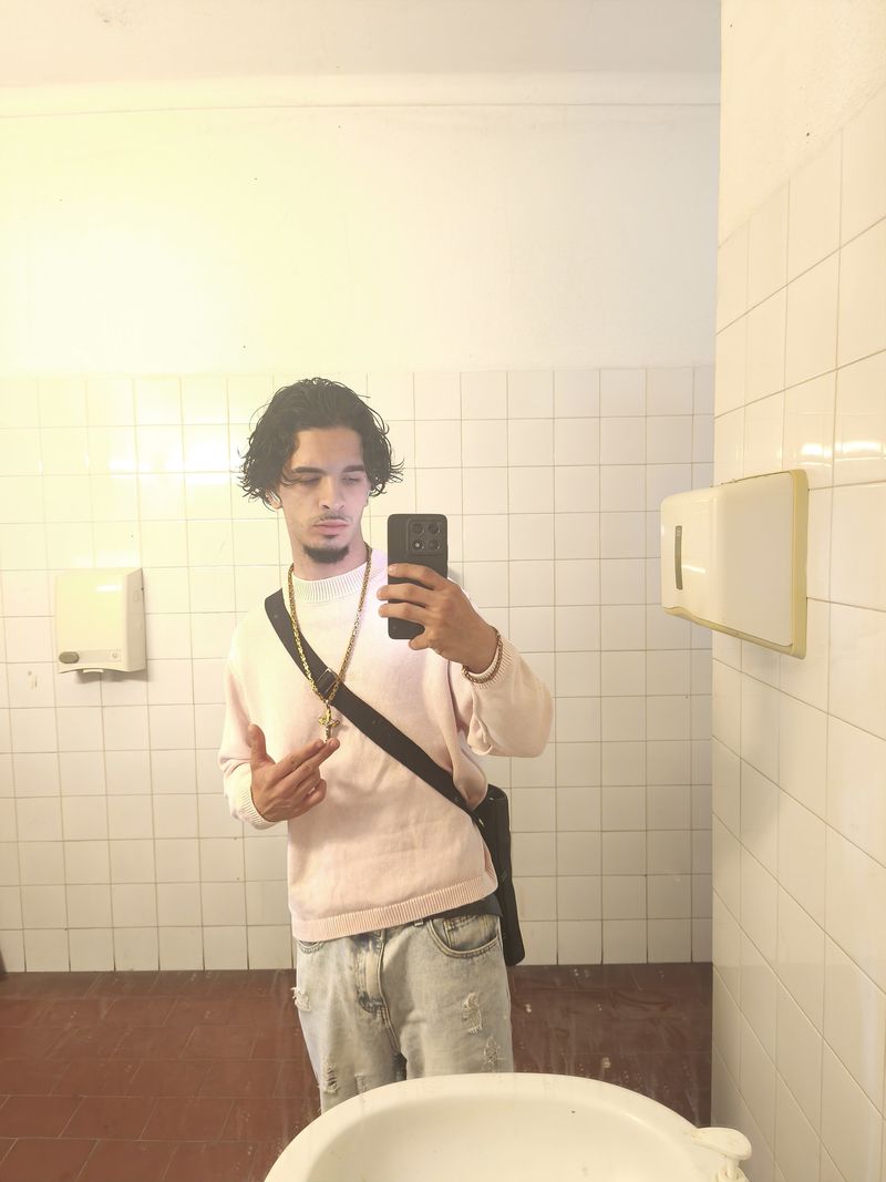 Paulo, 21