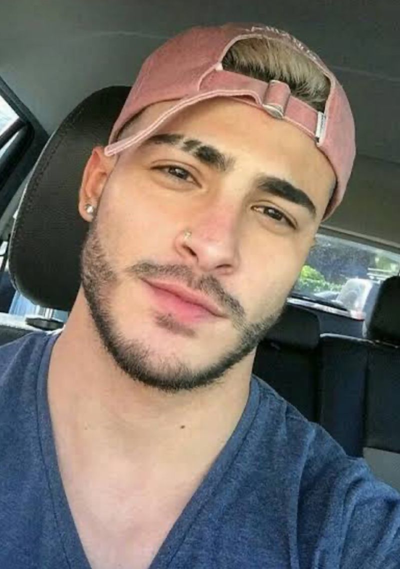 Gabriel, 24