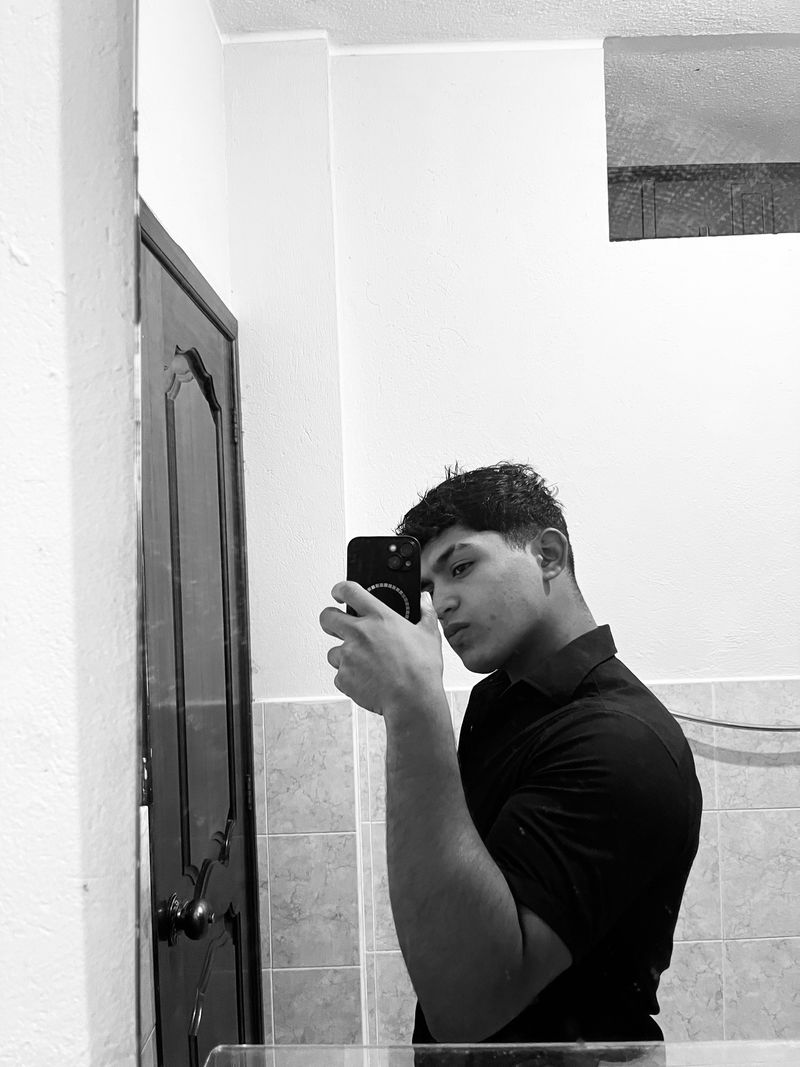 Diego, 21