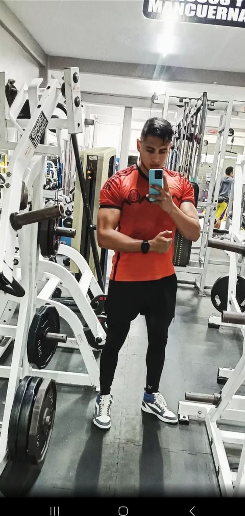 Max, 27