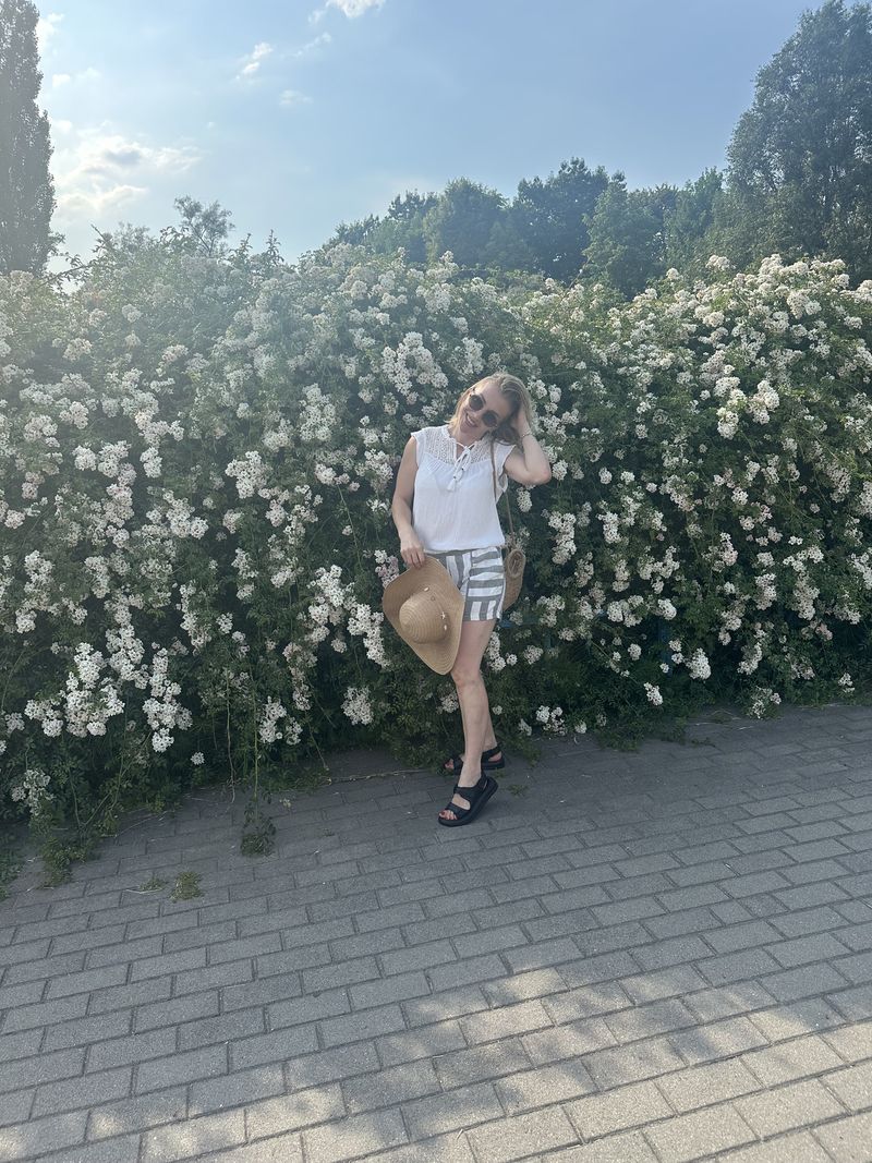Nadia, 40