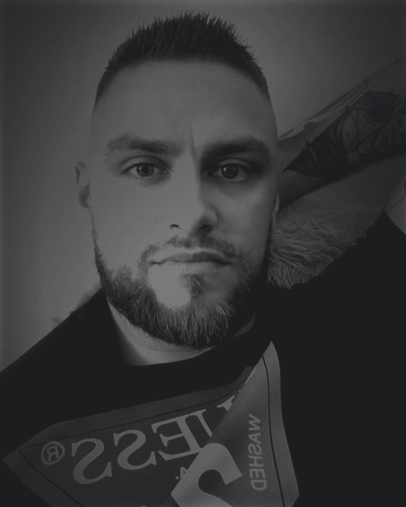 Szymon, 28