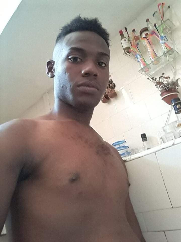 Cade, 32