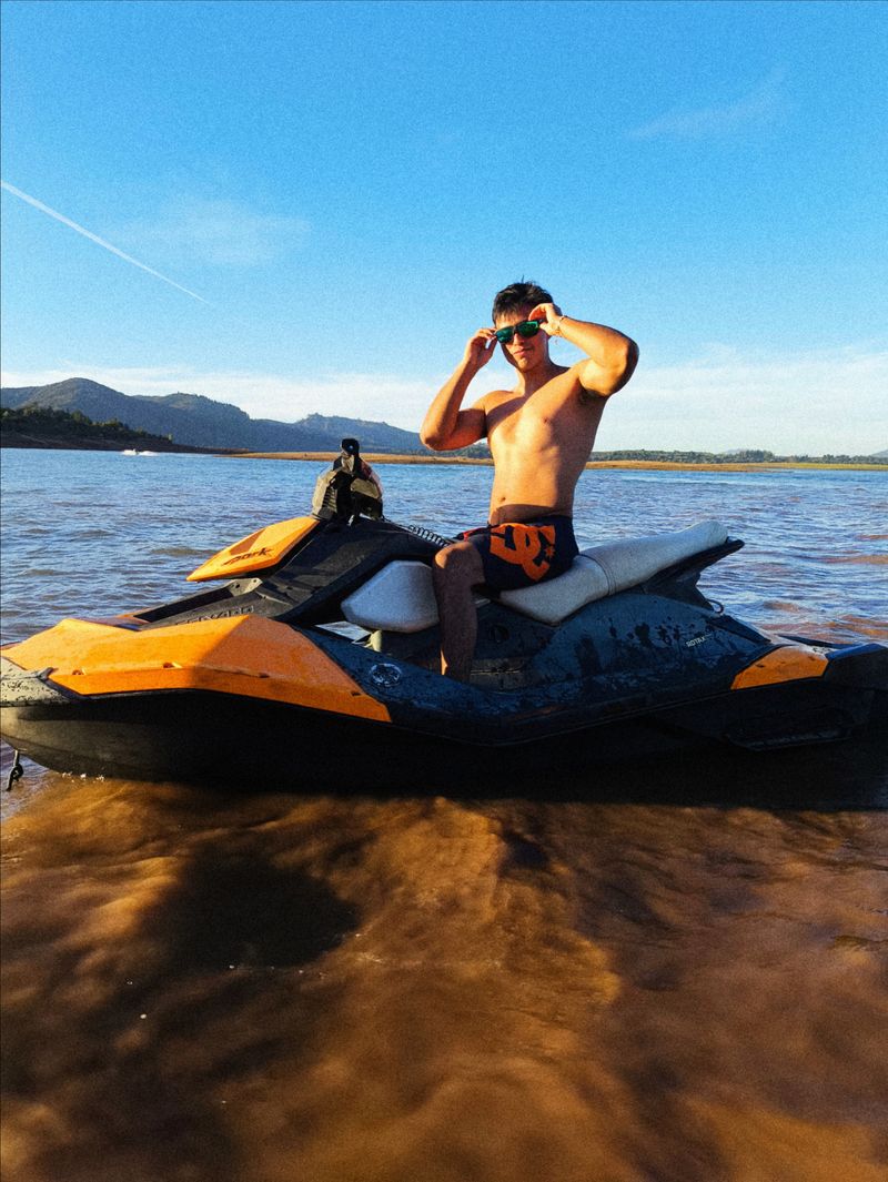 Diego, 24