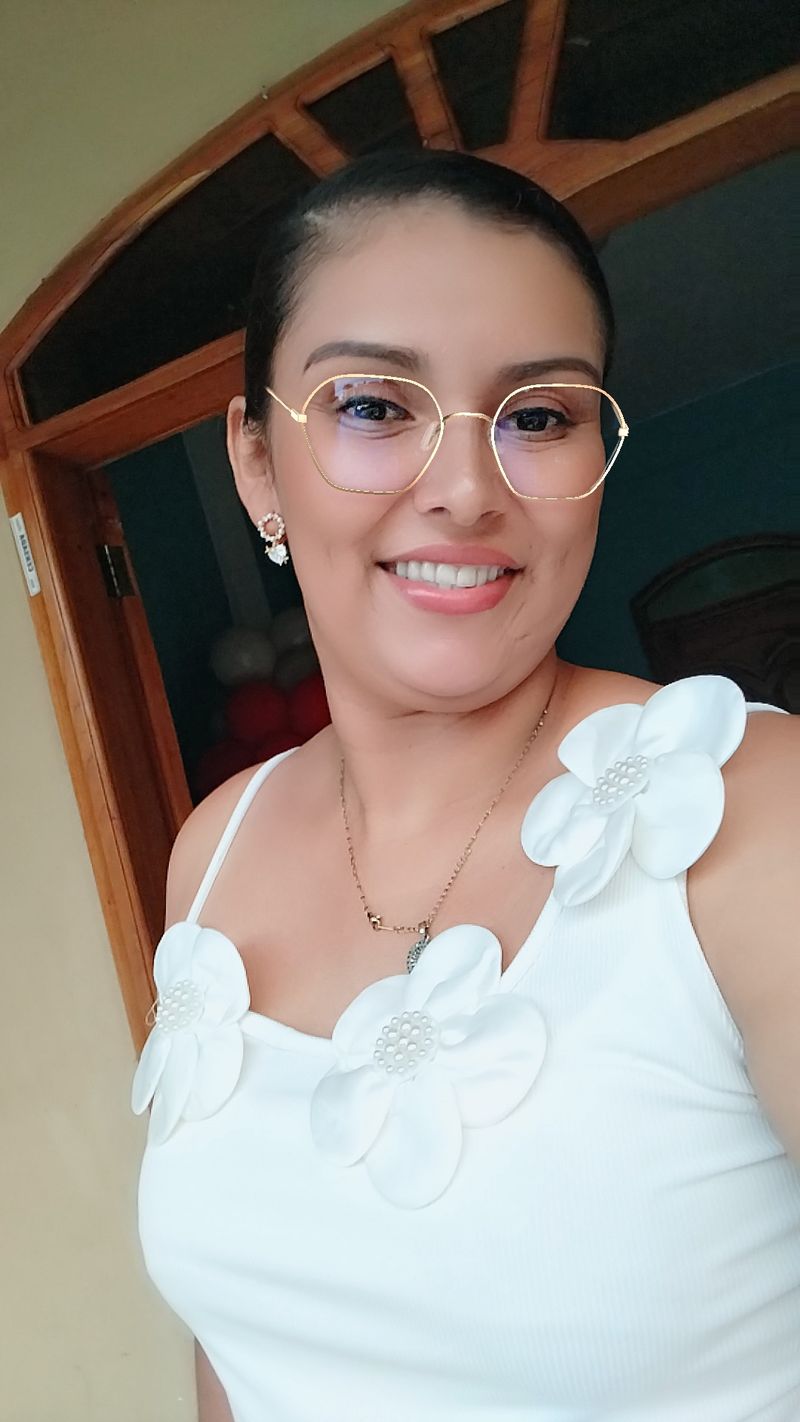Mariela, 30