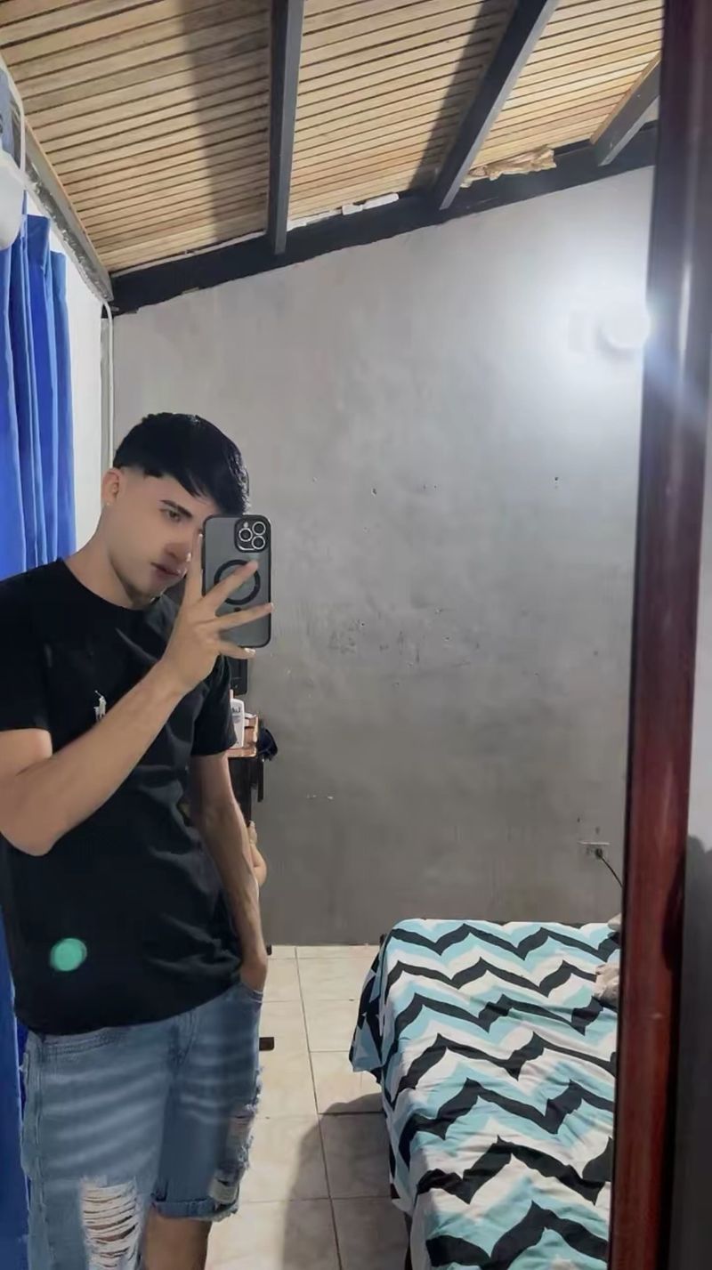 Luis, 19