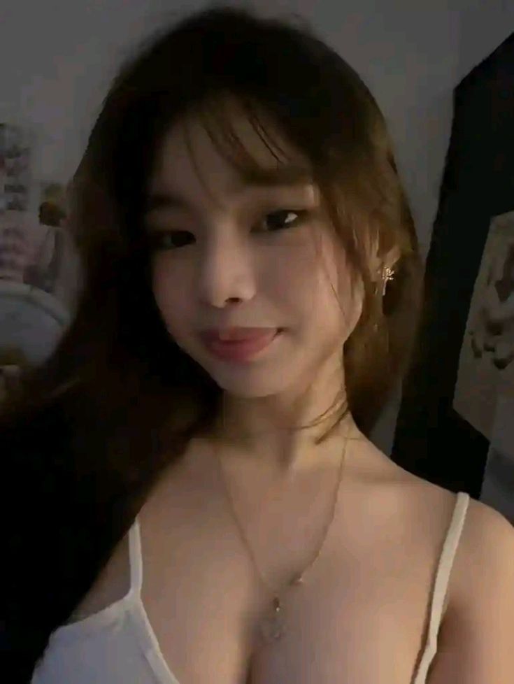 Kaia, 21