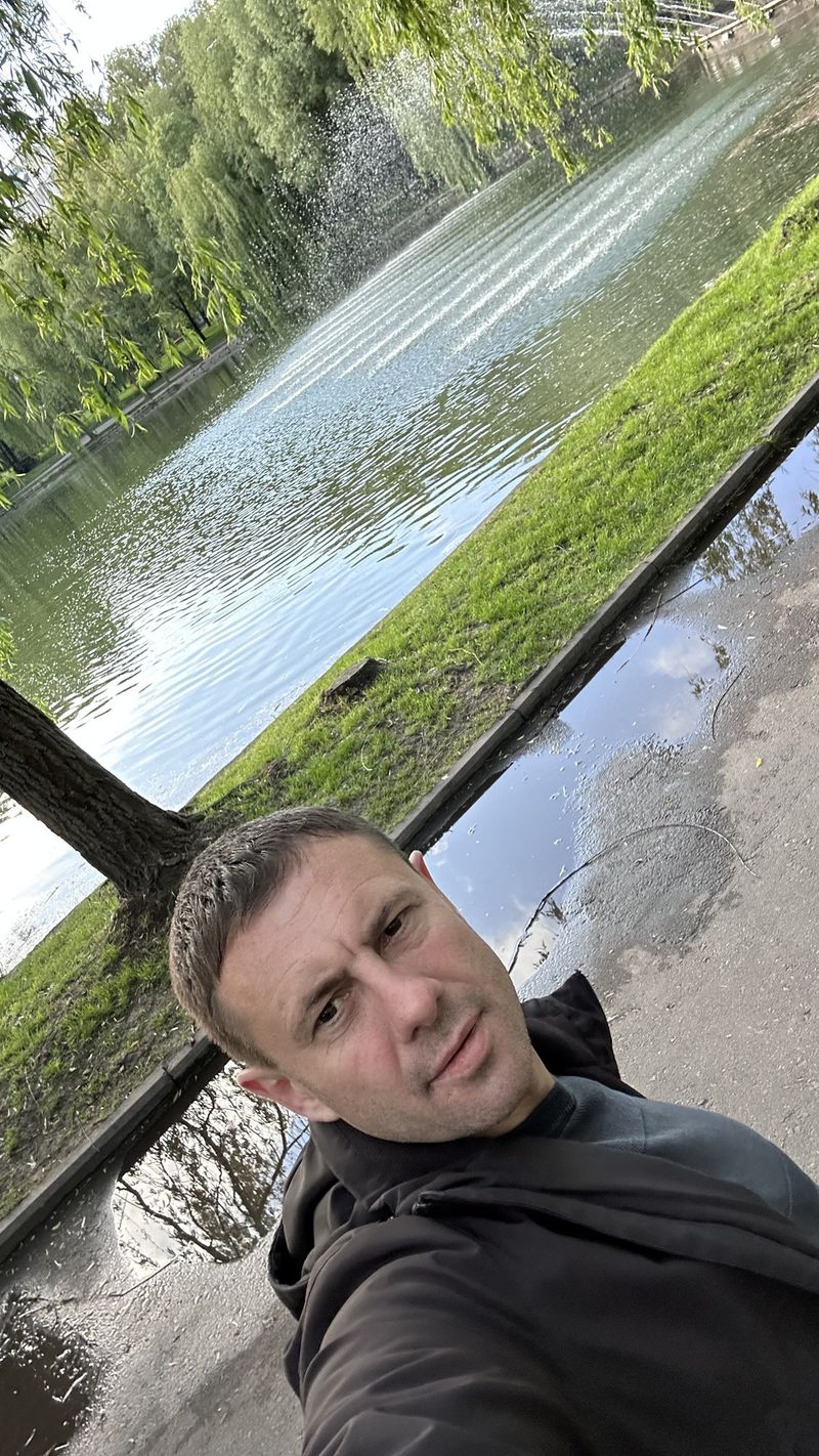 Володимир, 42