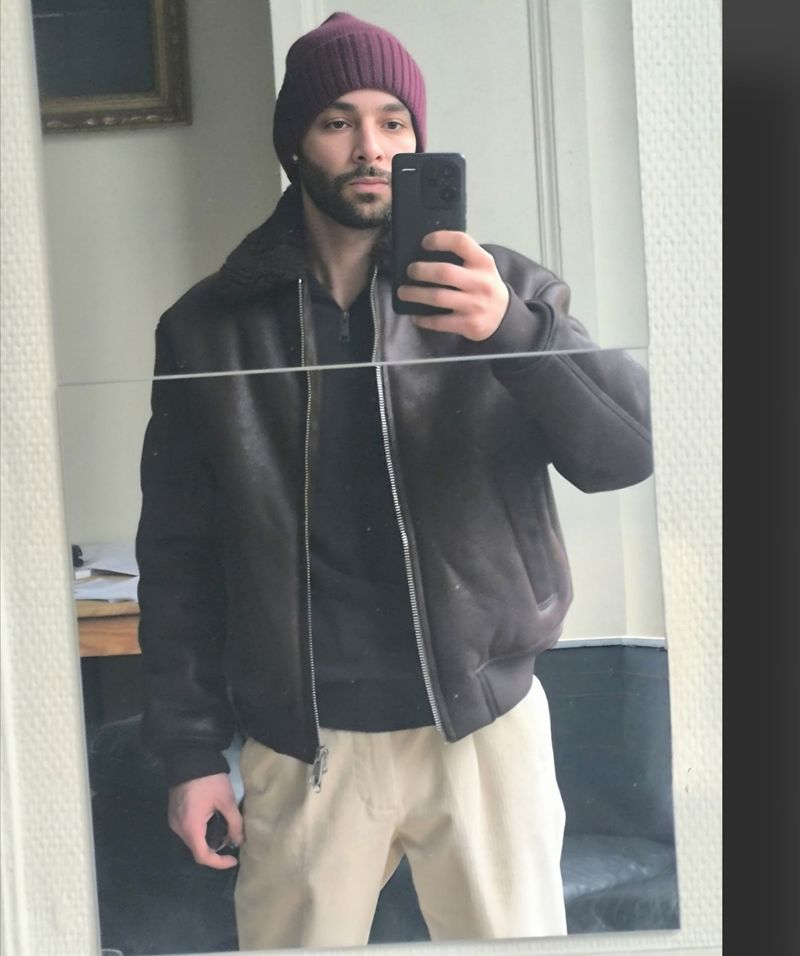 Roy, 32