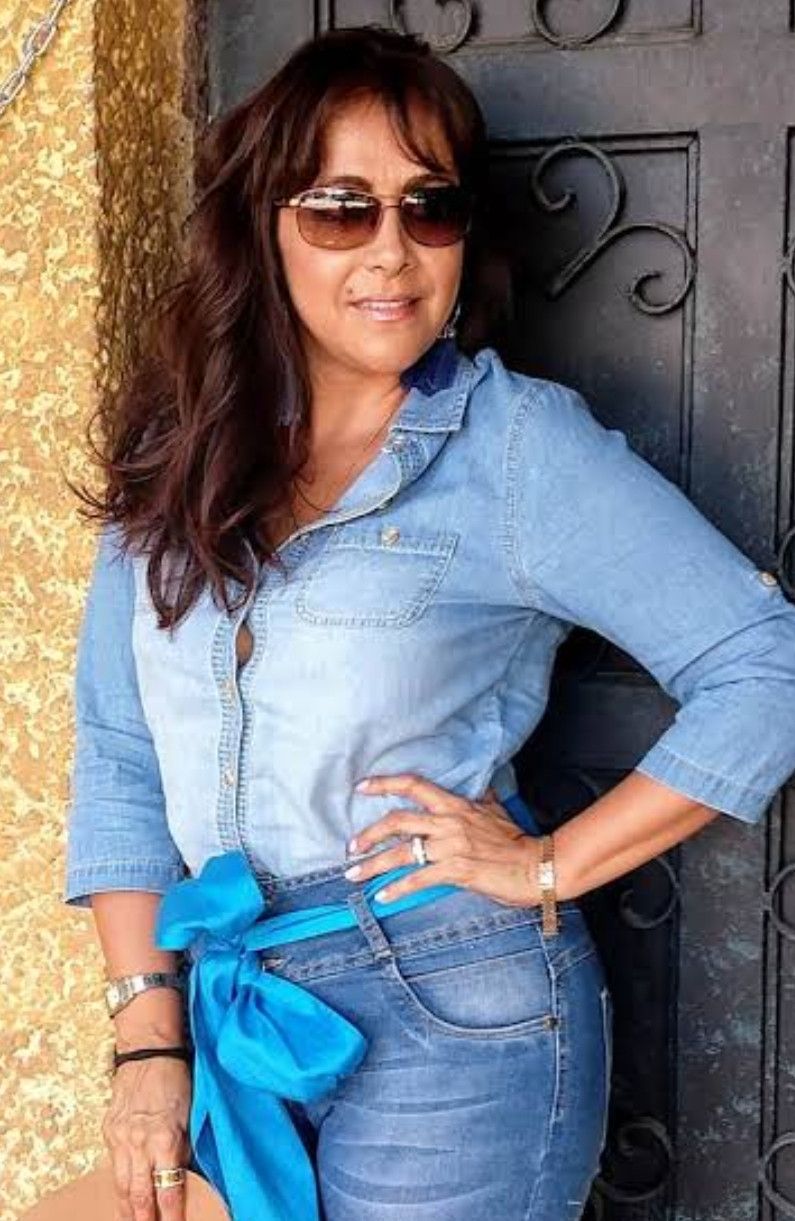 Nora, 46
