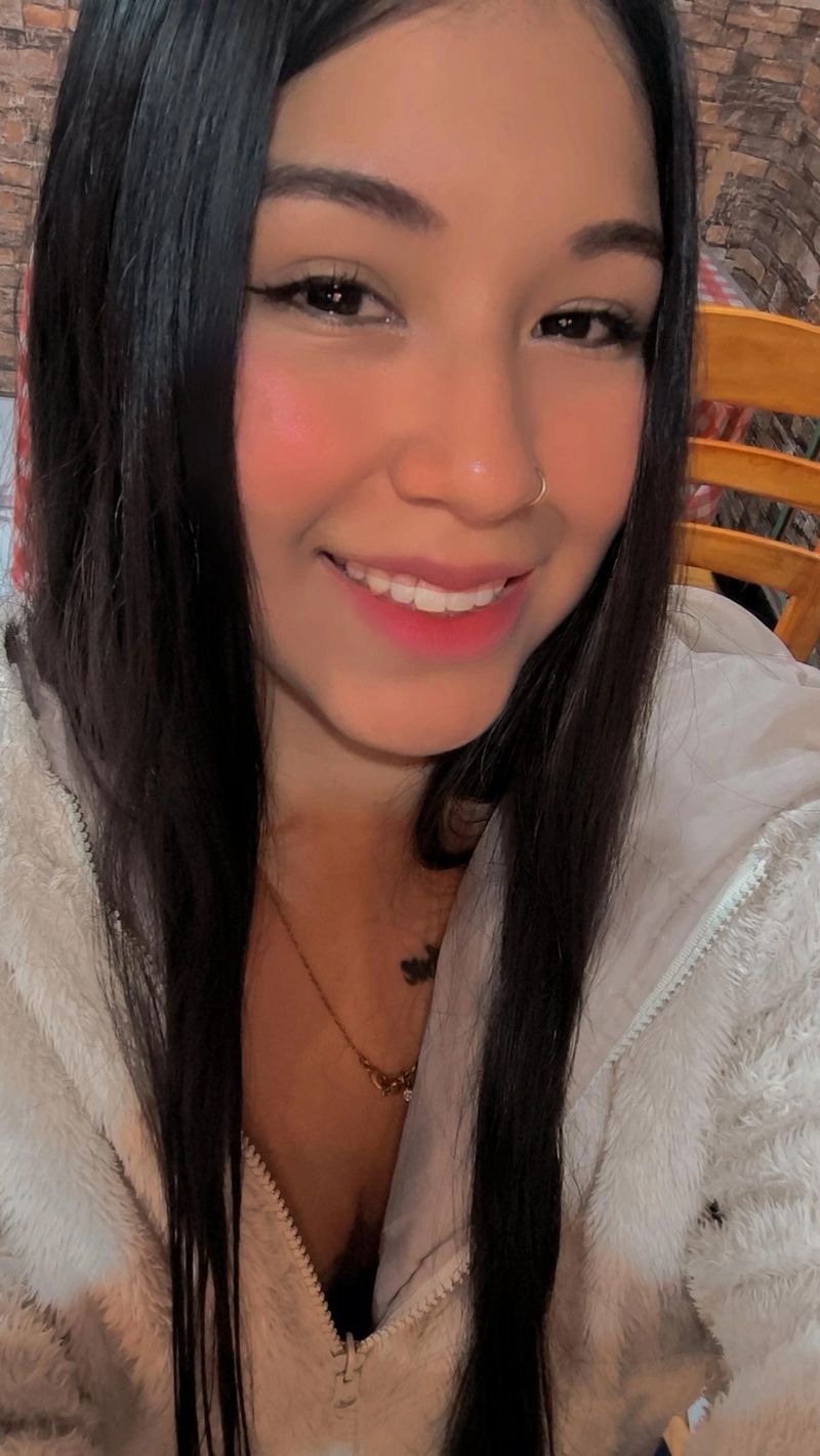 Sthefany, 26
