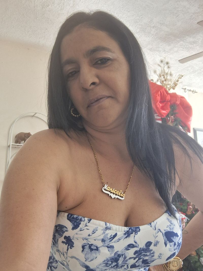 Maricelis, 47