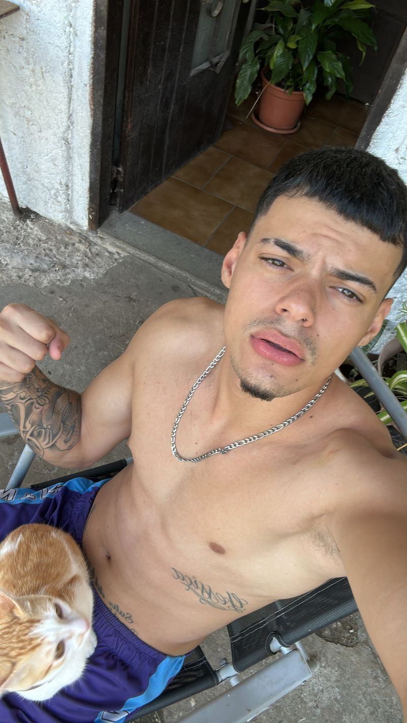 Alex, 19
