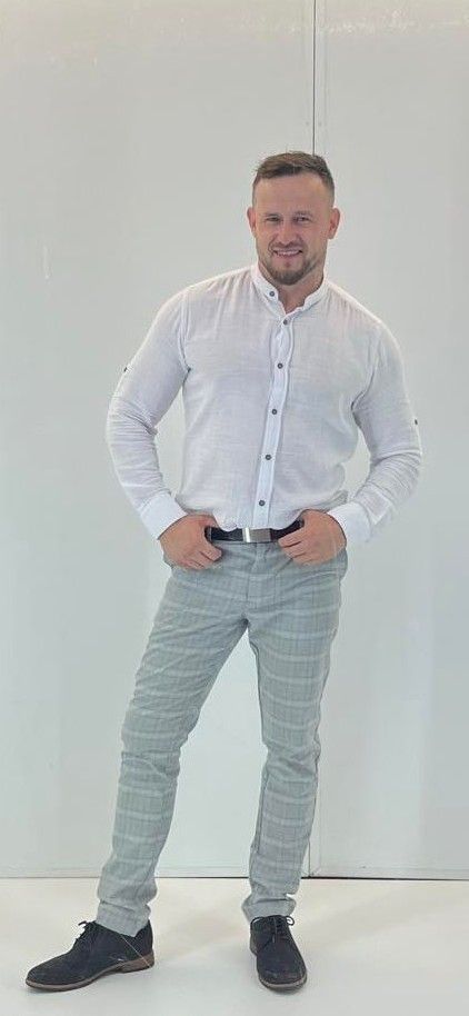 Artur, 36