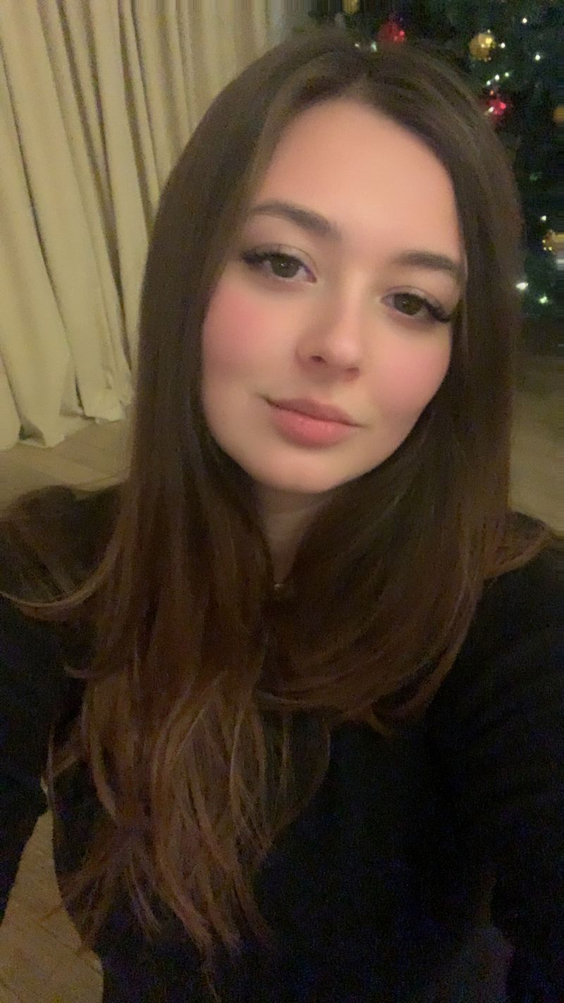 Марія, 27