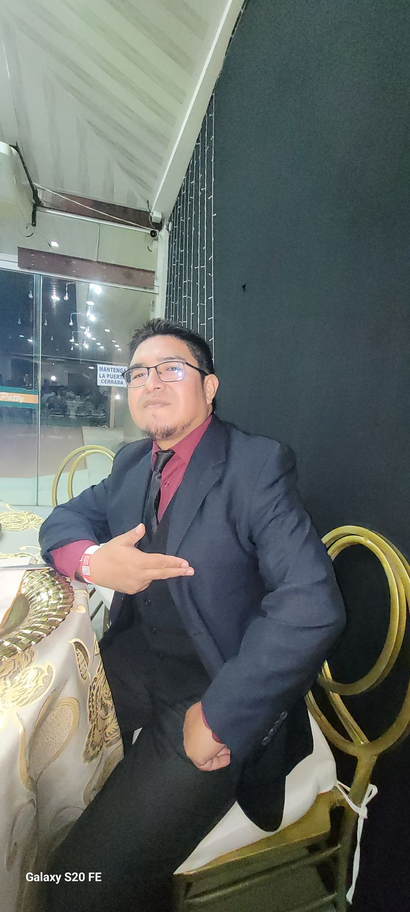 Carlos, 41