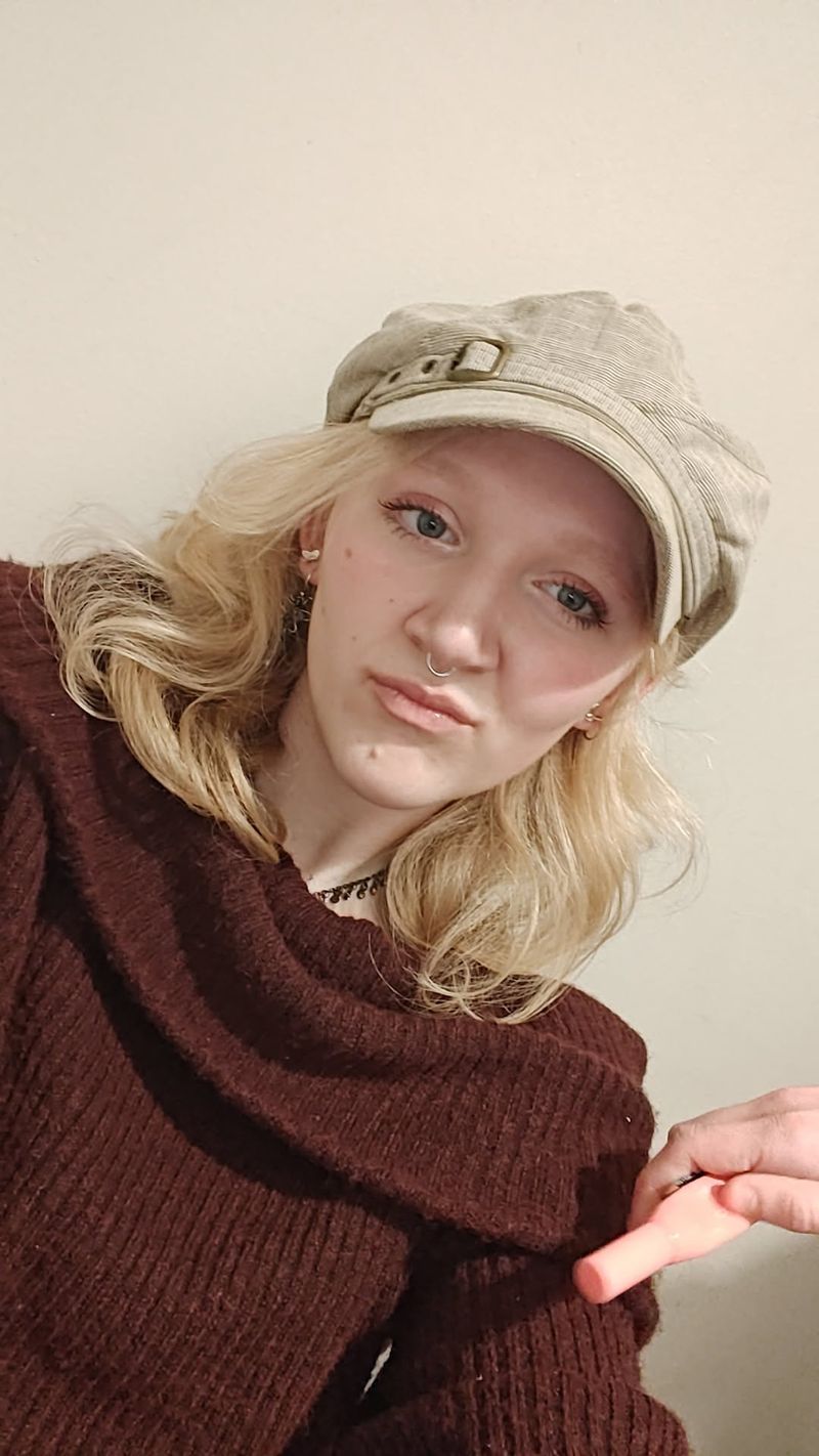 Emilia, 18