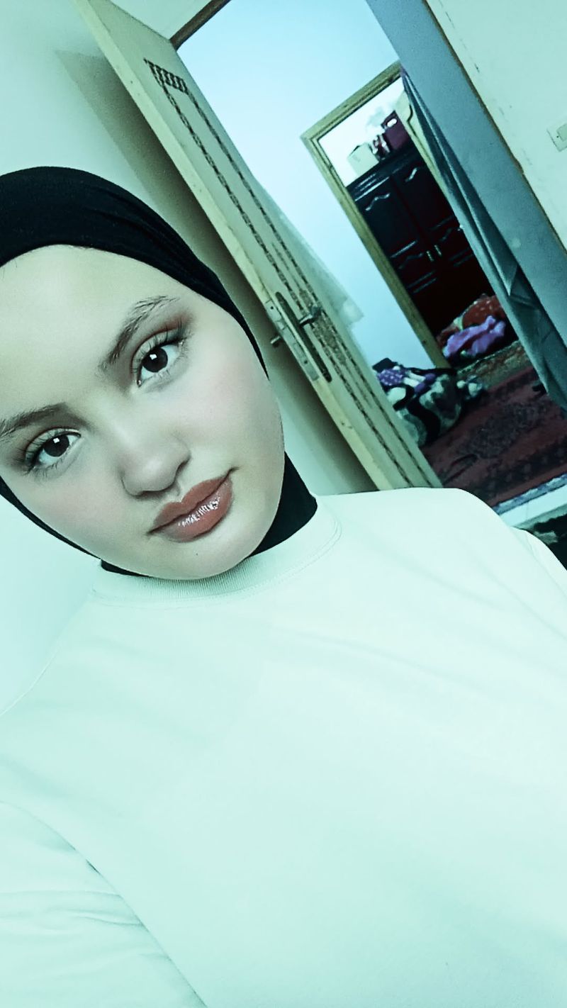 Malak, 18