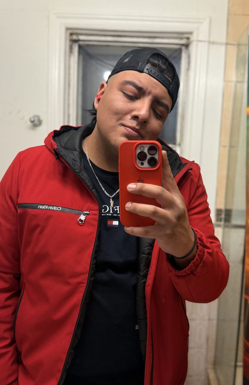 Guillermo, 27