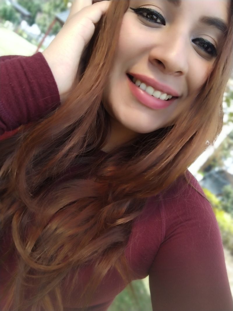 Sara, 32