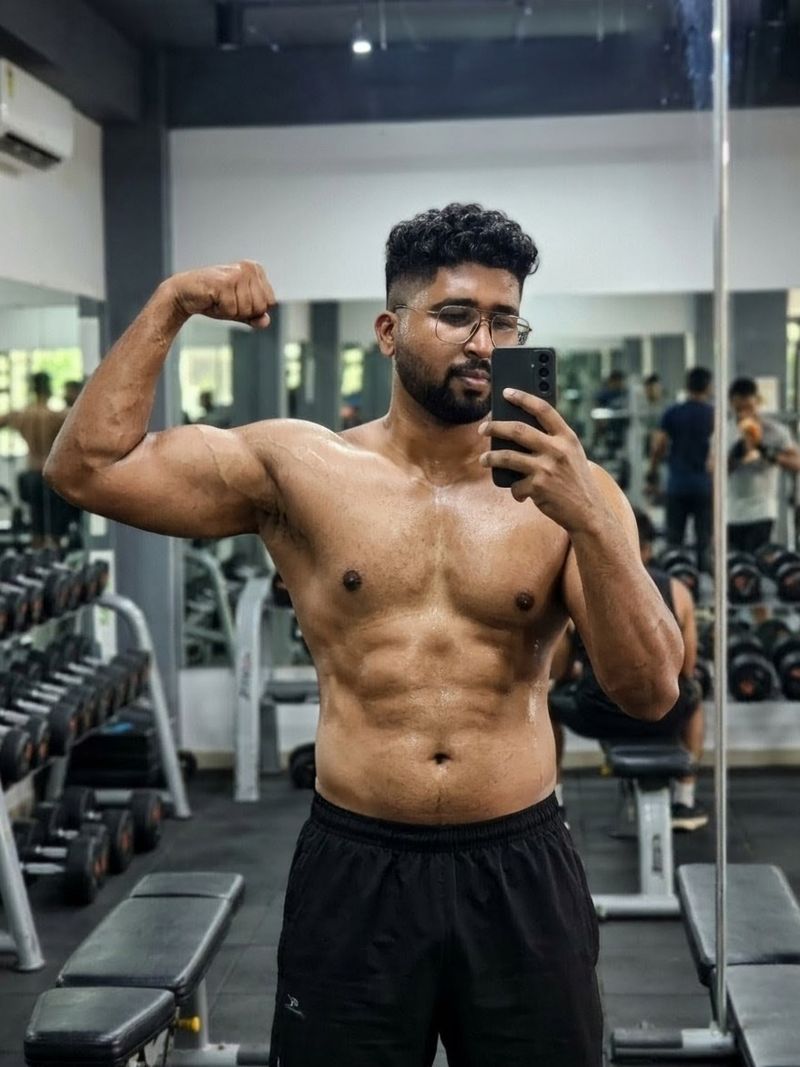 Jayson, 28