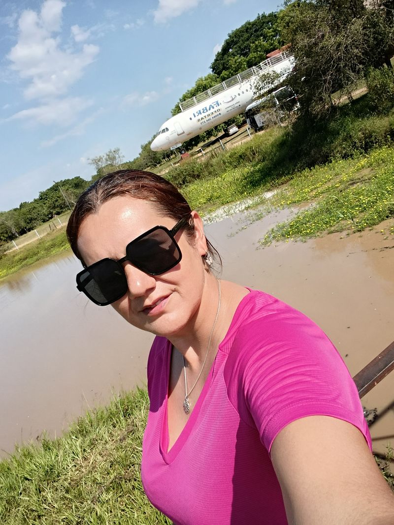 Laura, 41