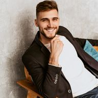 Łukasz, 27