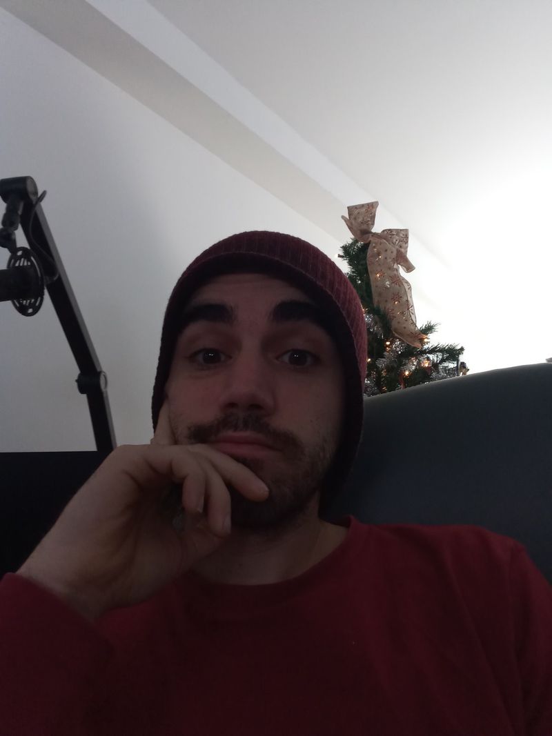 Dan, 31