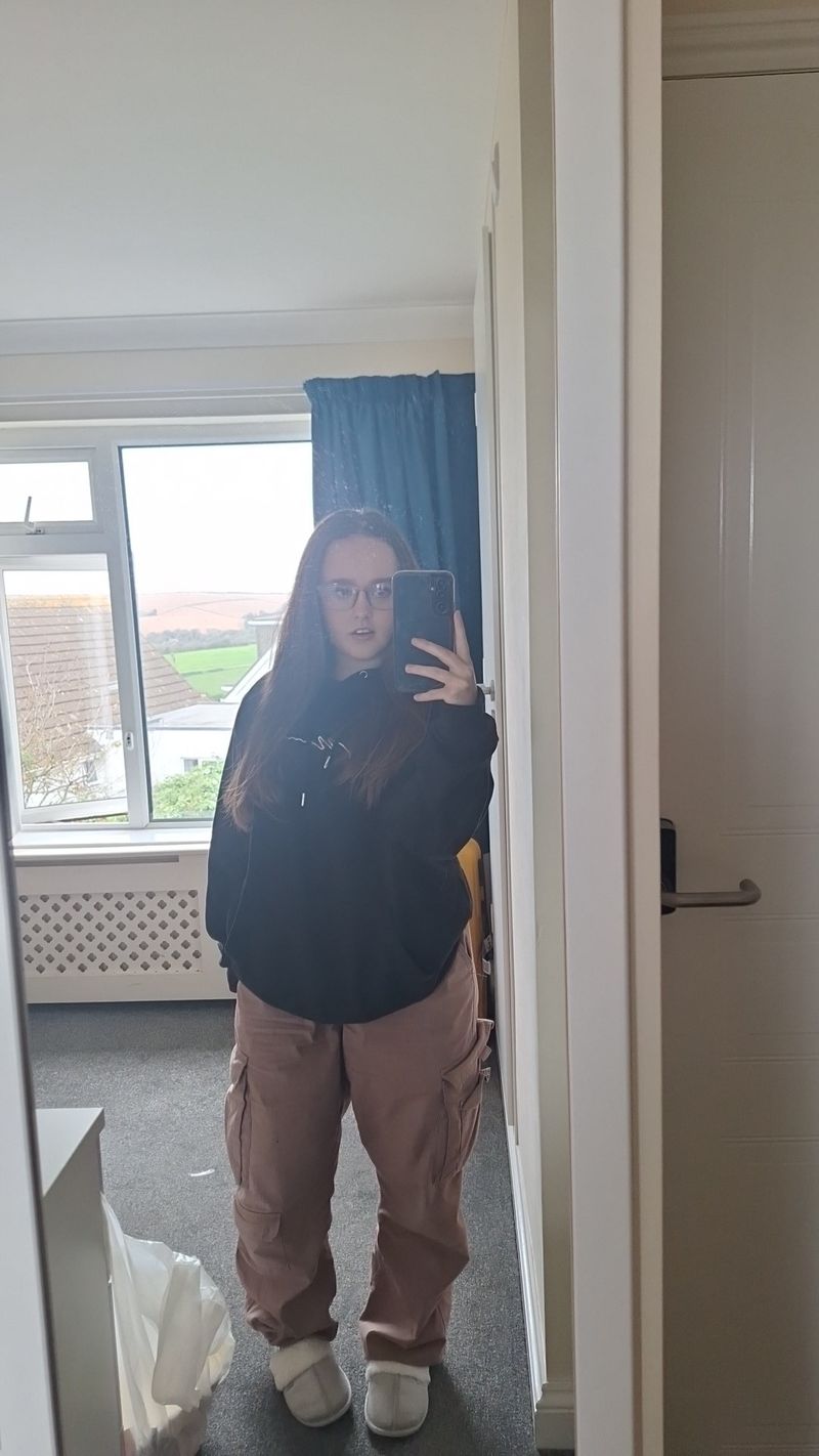 Lizzie, 19