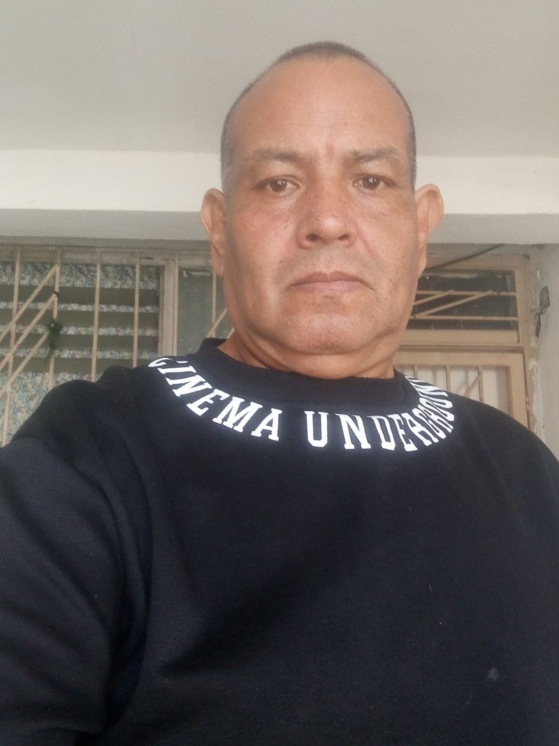 Luis, 54