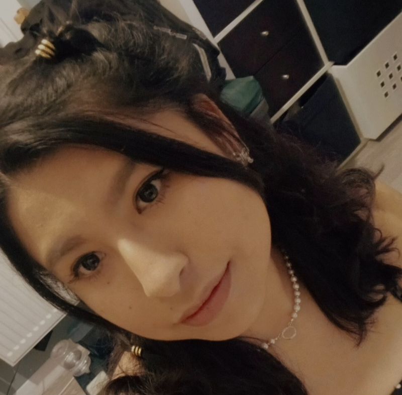 Angely, 18