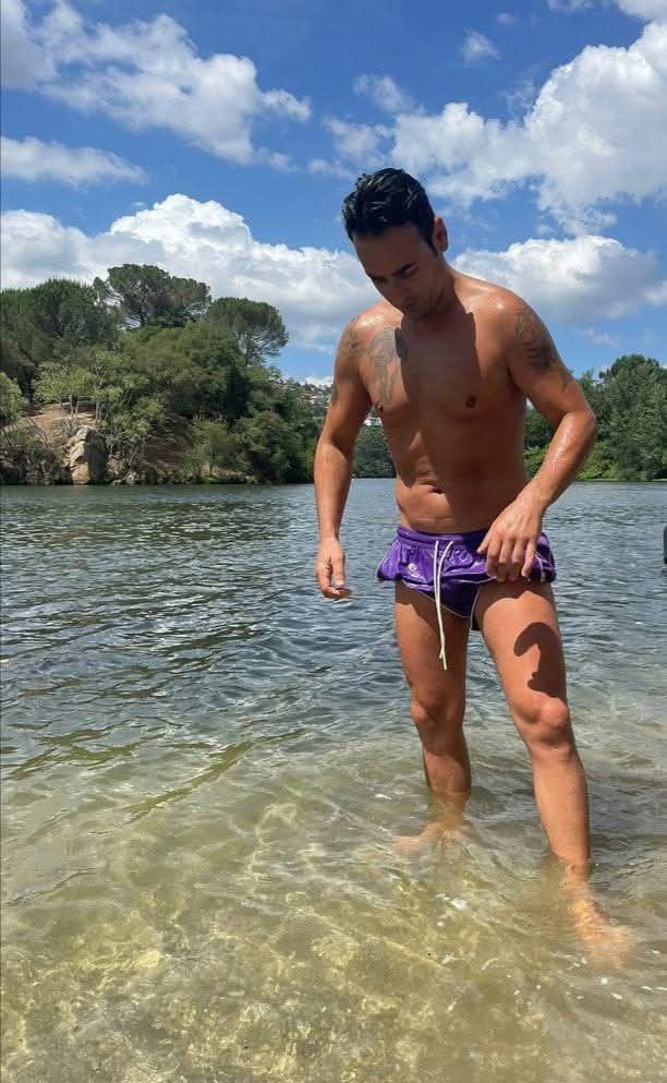 Hugo, 32