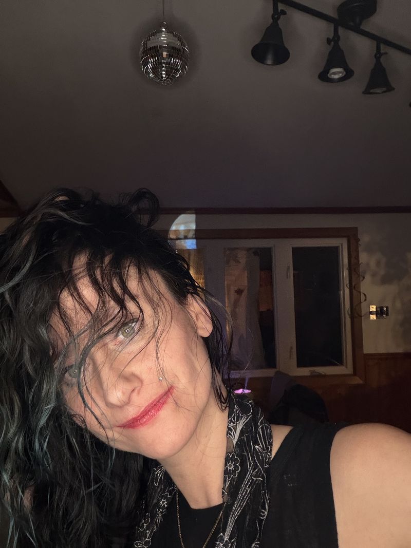 Gina, 41