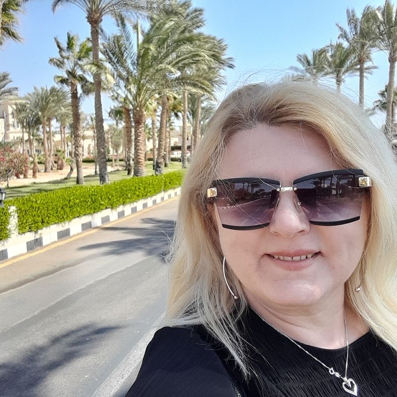Tetiana, 47