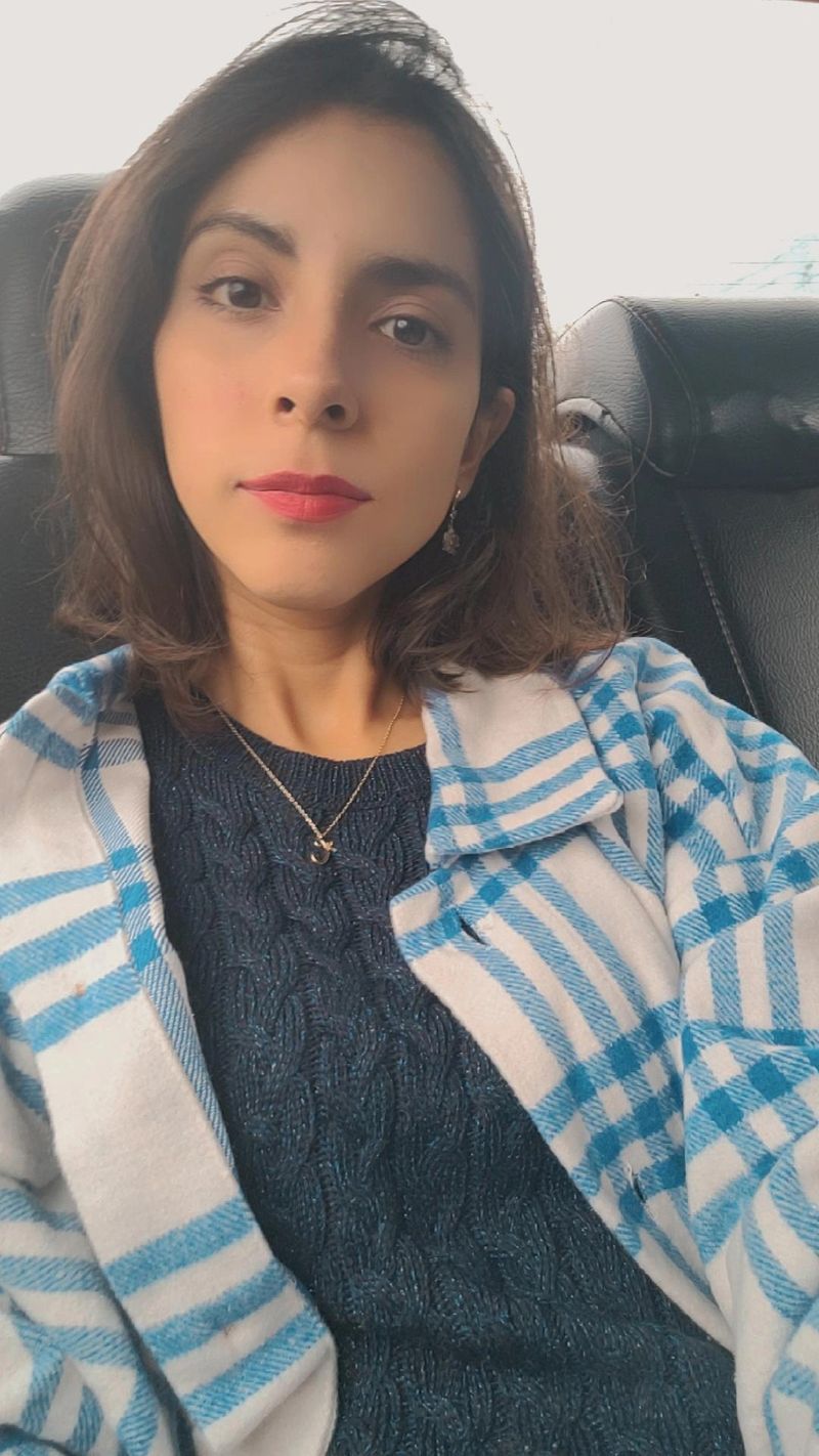 Cecy, 33