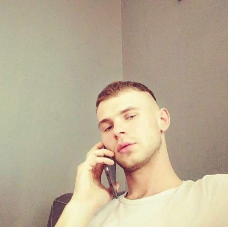 Arek, 33