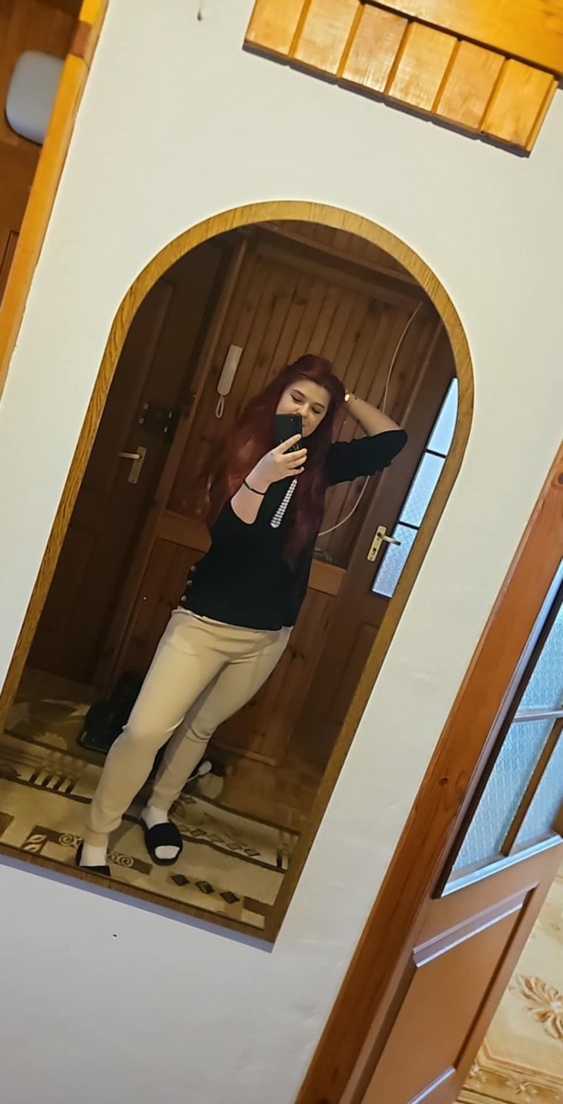 Anna, 24