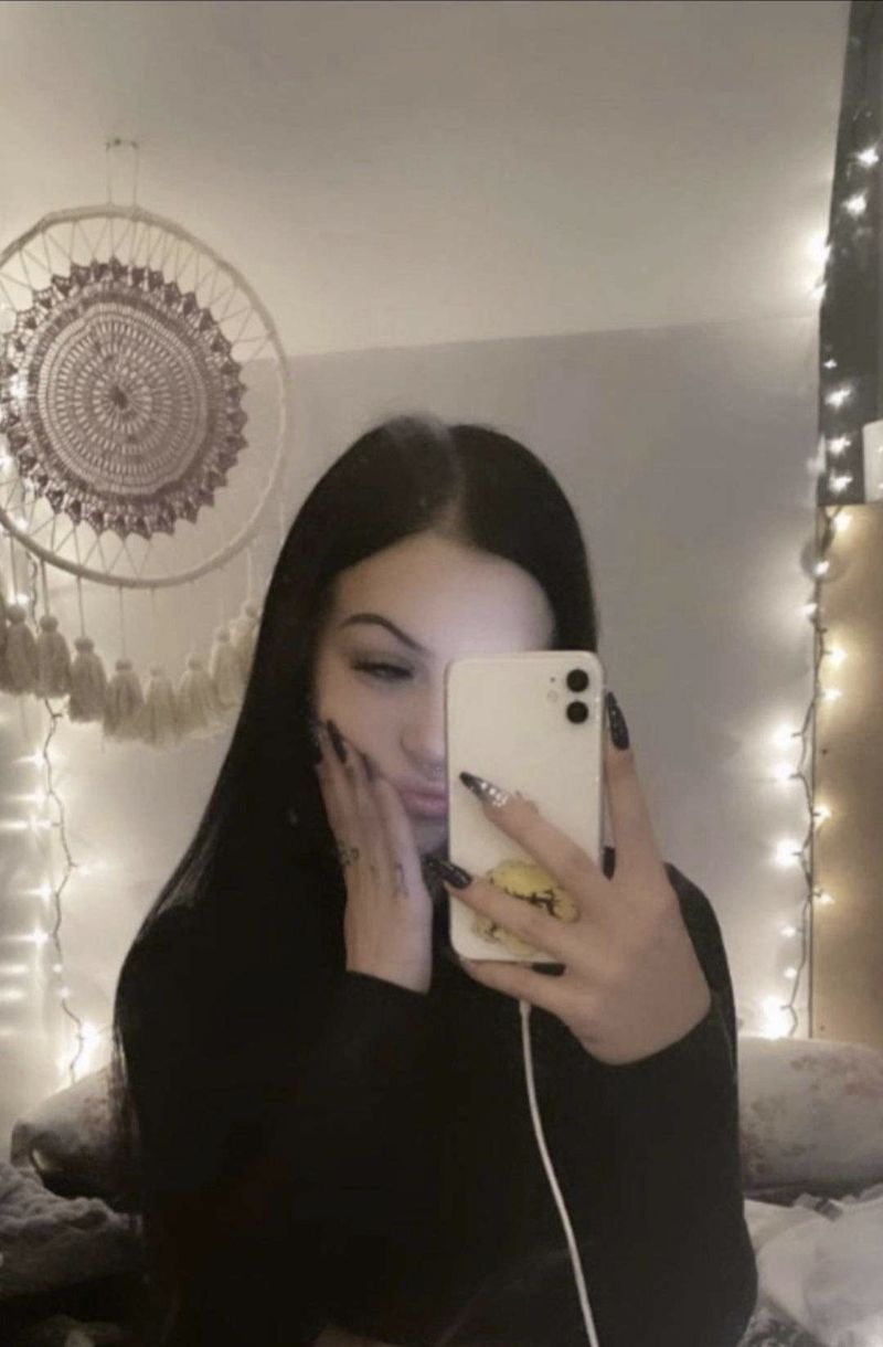 Justine, 20