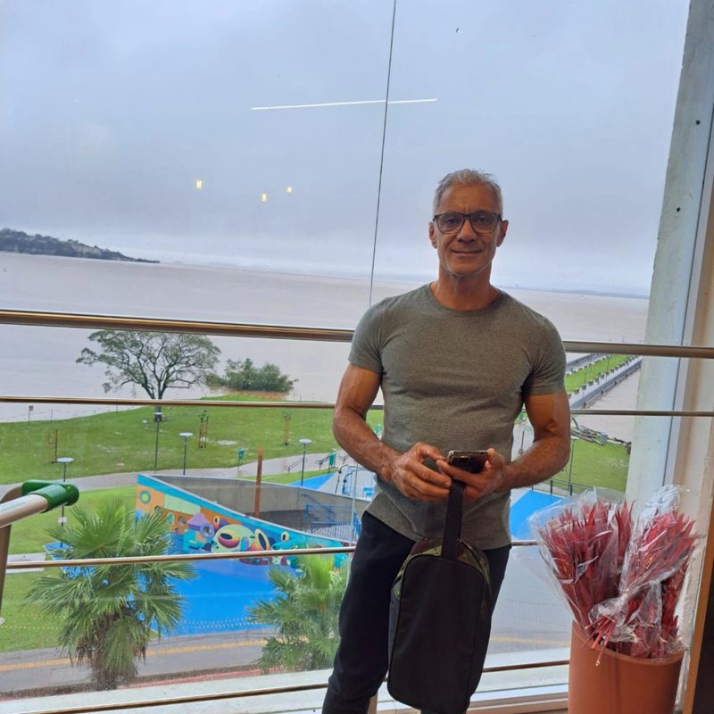 André, 63