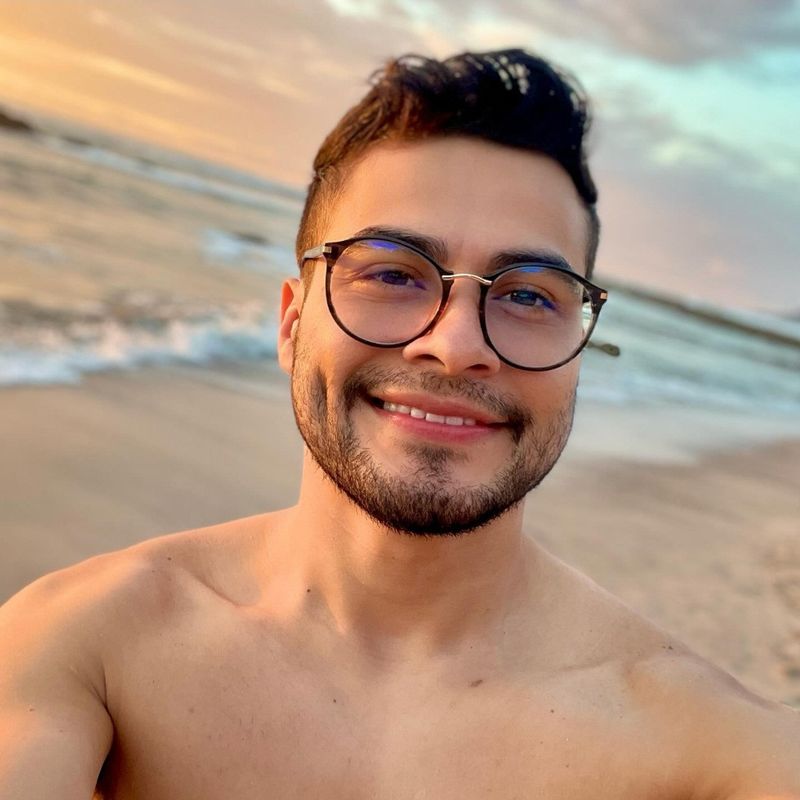 Gabriel, 28