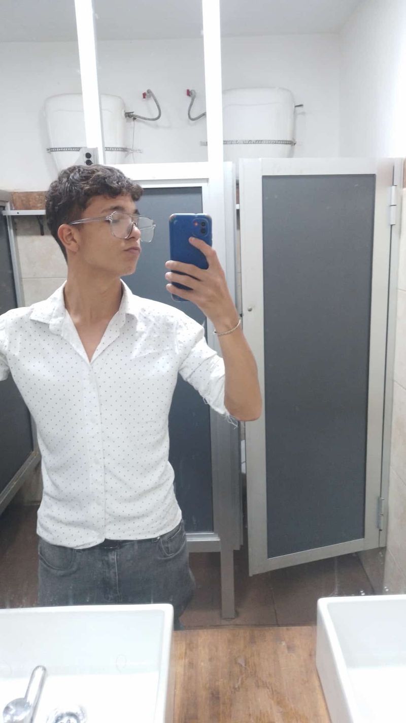 Matias, 18