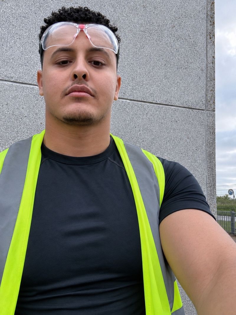Moustafa, 27