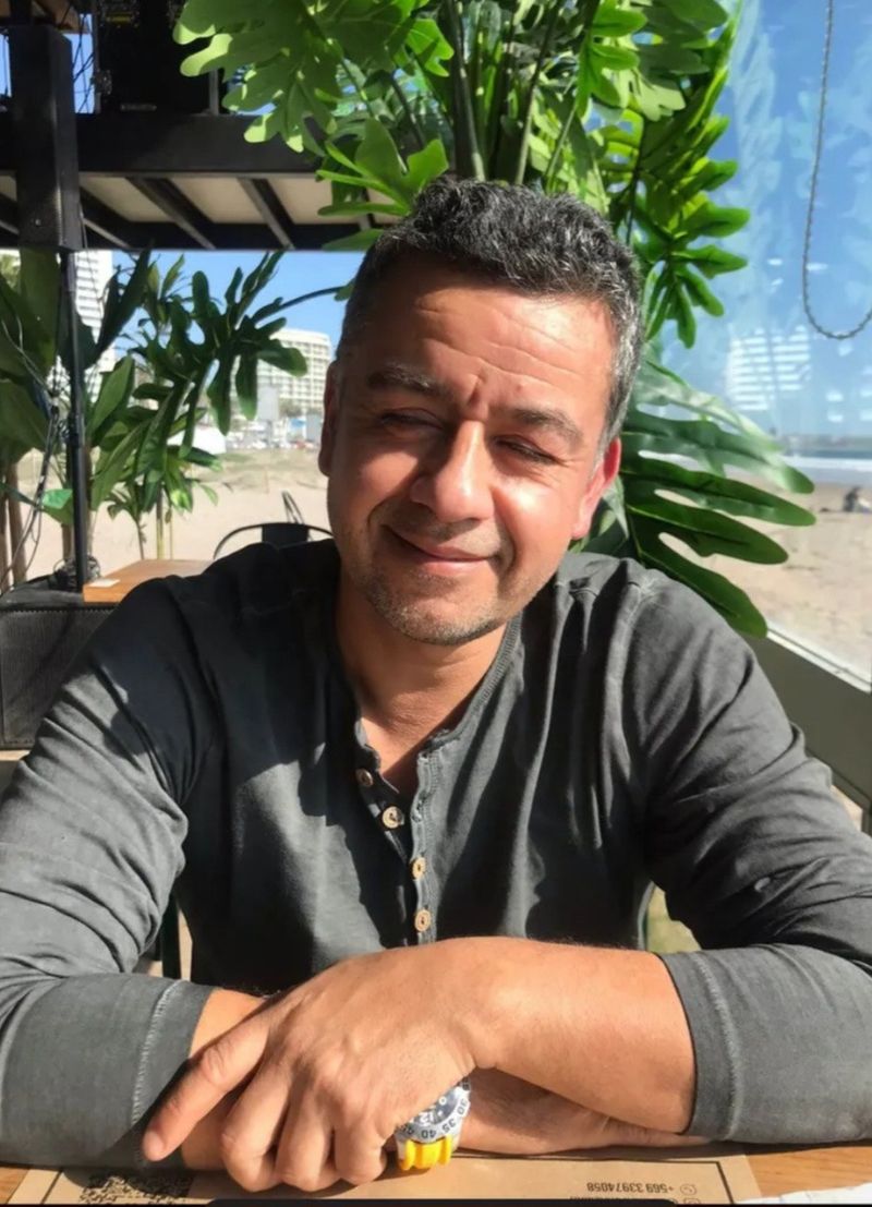 Luis, 50
