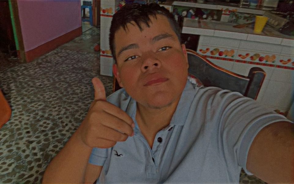 Eduardo, 19