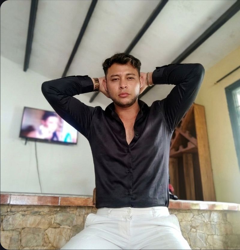 Jonathan, 33