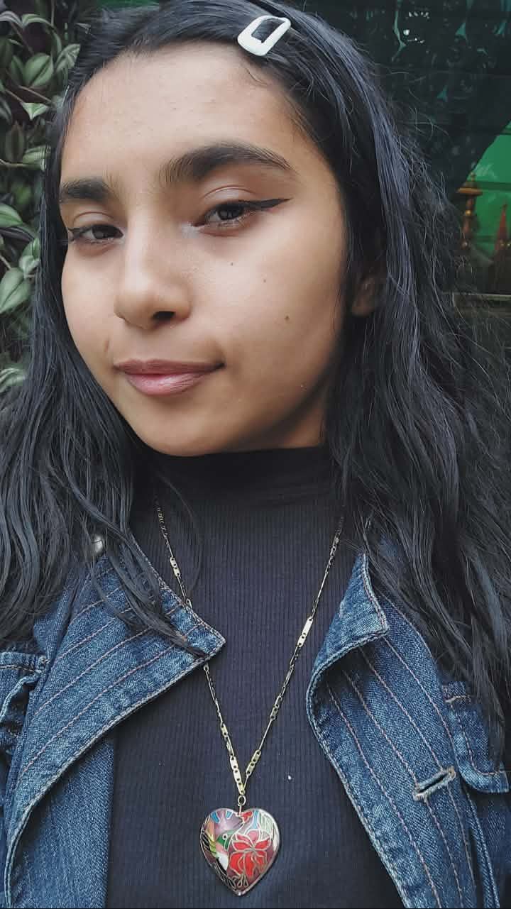 Alexa, 23