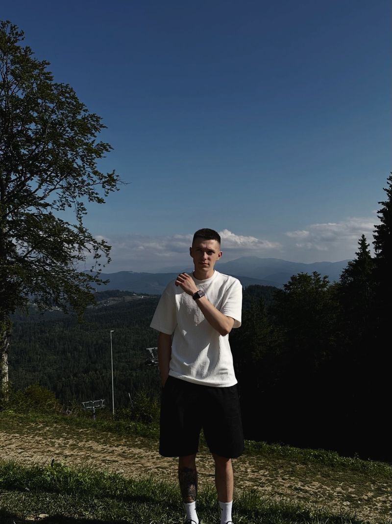Vlad, 22