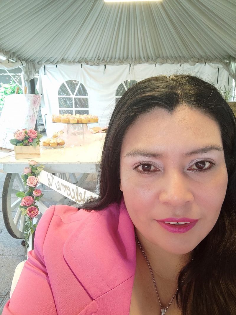 Elizabeth, 42