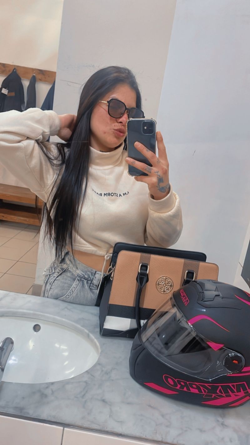 Madeline, 26