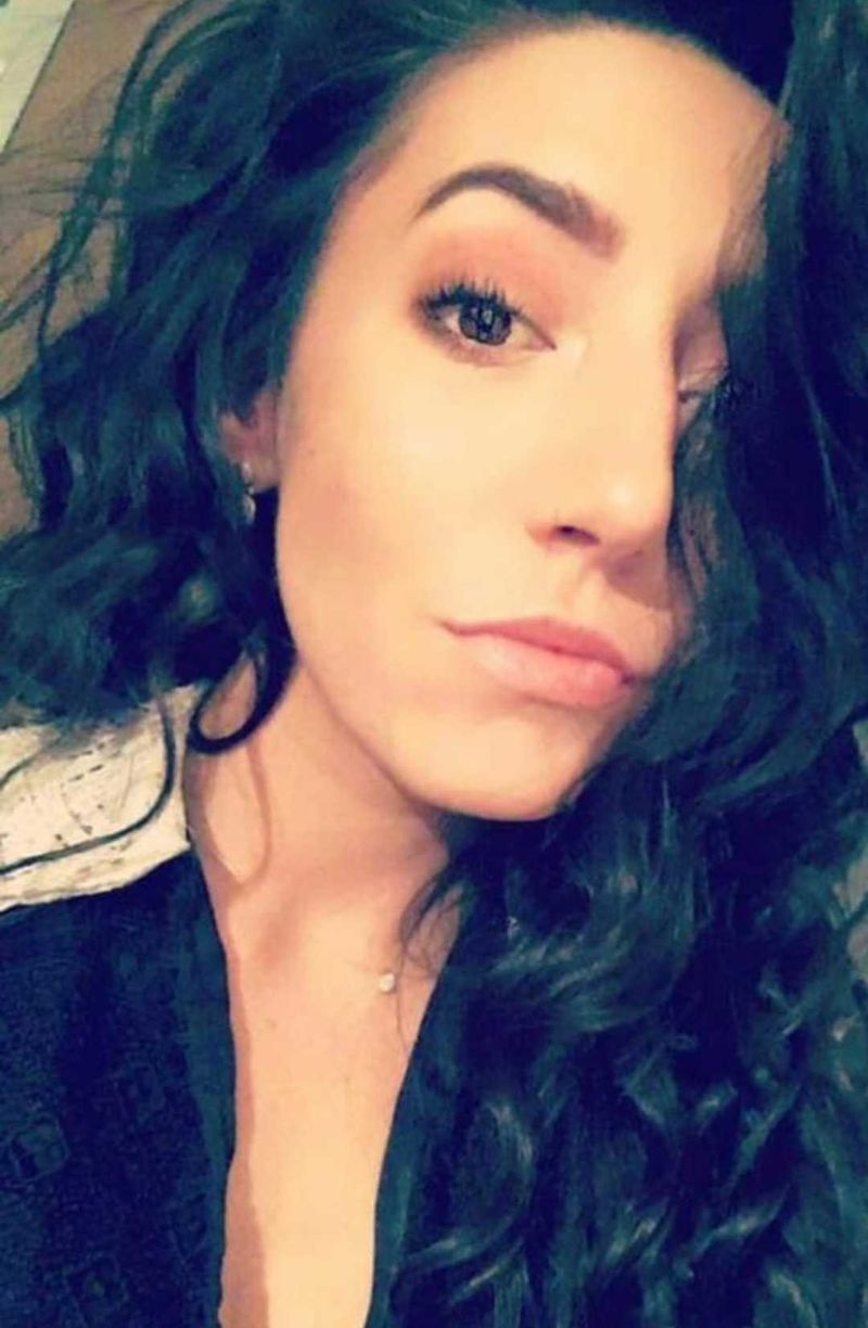 Dolores, 26